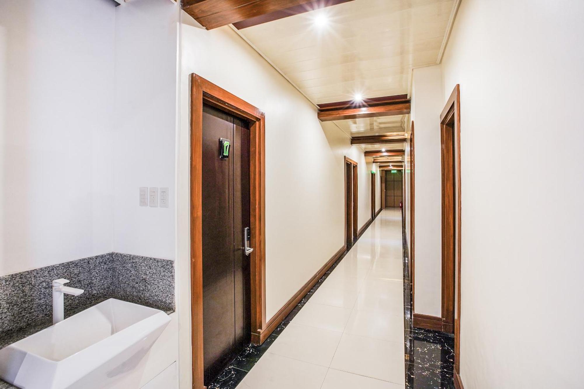 Oyo 489 Casa Mia Hotel Suites General Santos City Kültér fotó
